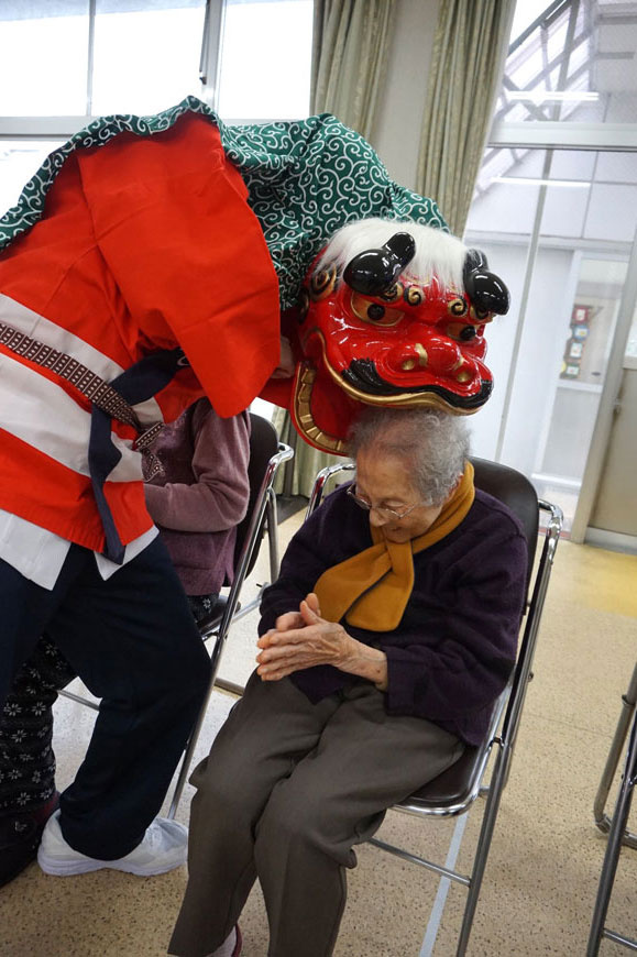 2月 節分・獅子舞が噛んで無病息災 2月 節分・獅子舞が噛んで無病息災